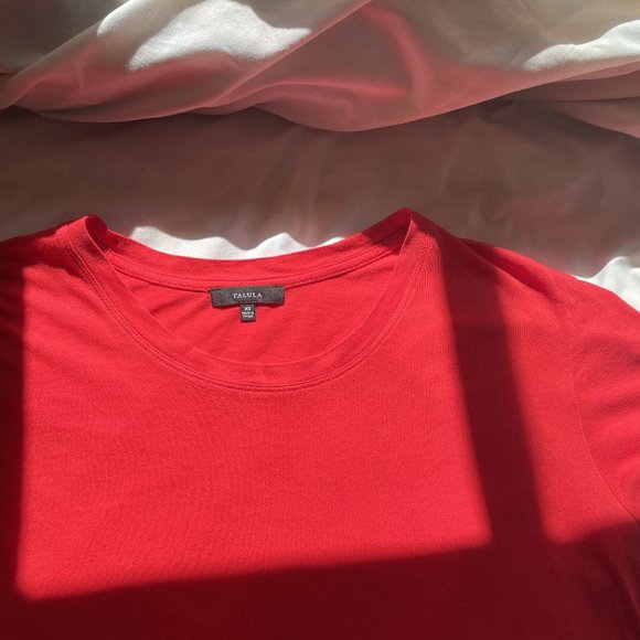 SOLD - Aritzia Cropped Boxy Red T-shirt - Picture 2 of 6